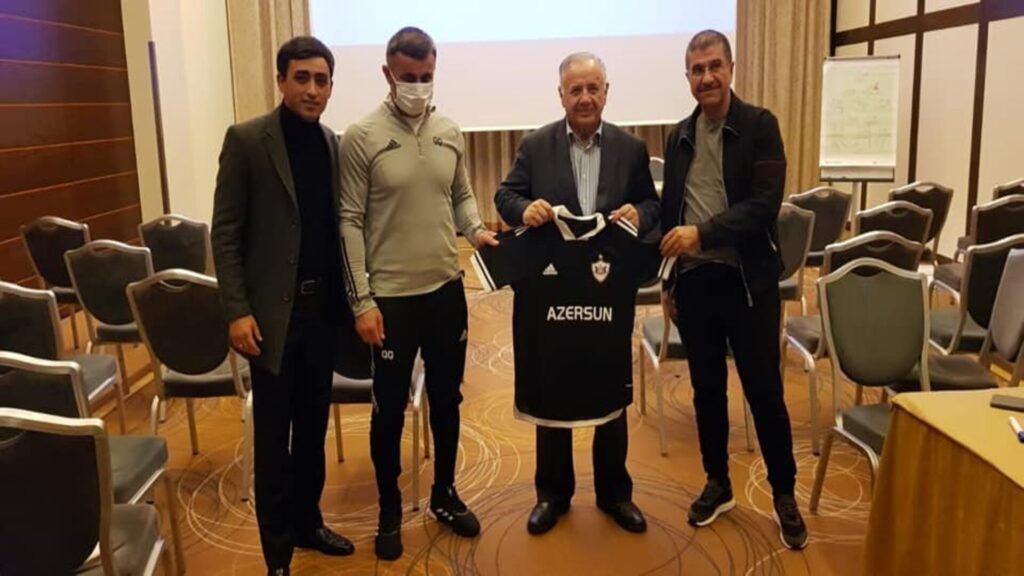 Qarabağ Futbol Klubunun üzvləri Polşadakı səfirliyimizdə qonaq olublar